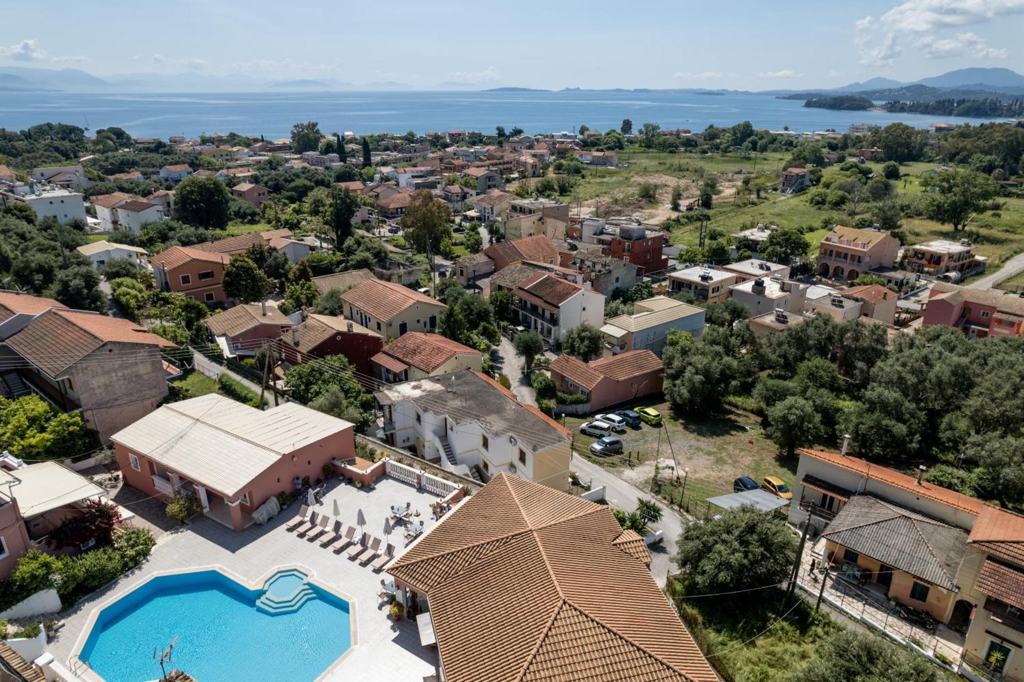 Paradiso Hotel Sea View And Pool Suites Ipsos Corfu Ngoại thất bức ảnh